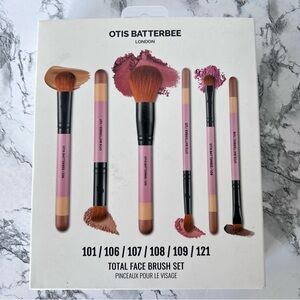 Otis Batterbee Total Face Brush Set, NWT